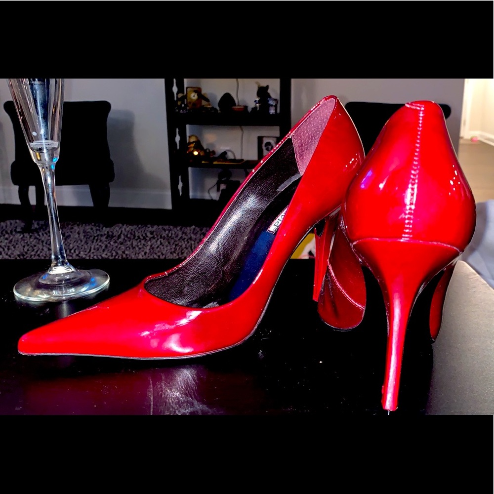 Charles David ombré red wine heels beautiful condition patent leather